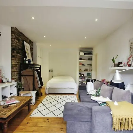Charming West London Studio Your Urban Oasis Exterior photo